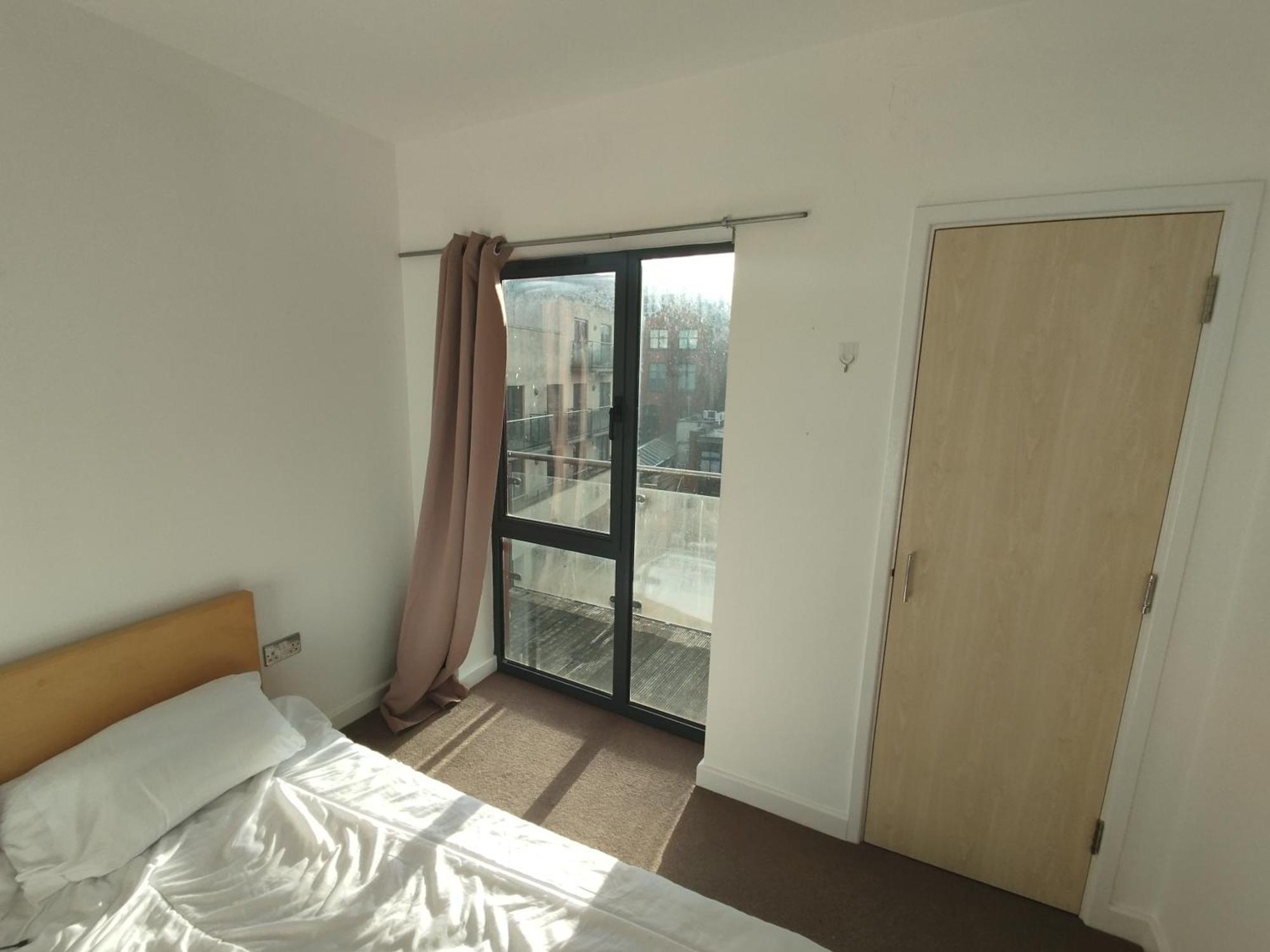 Room In Cardiff City Center - Swiftstay Εξωτερικό φωτογραφία