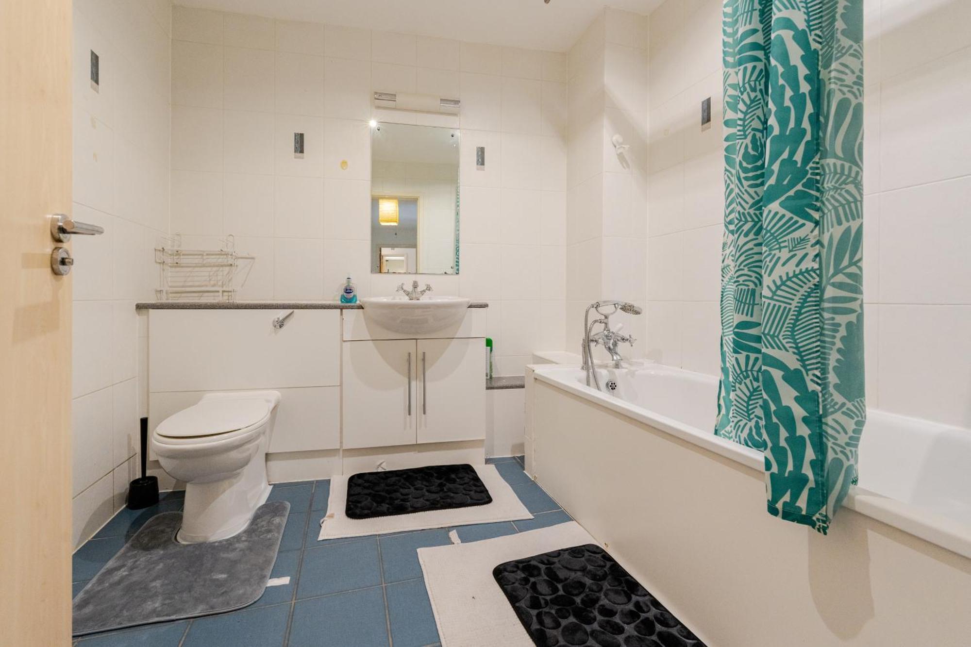 Room In Cardiff City Center - Swiftstay Εξωτερικό φωτογραφία